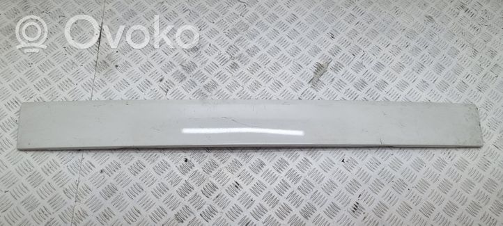 Land Rover Discovery 4 - LR4 Takaluukun koristelista 9H2240706A