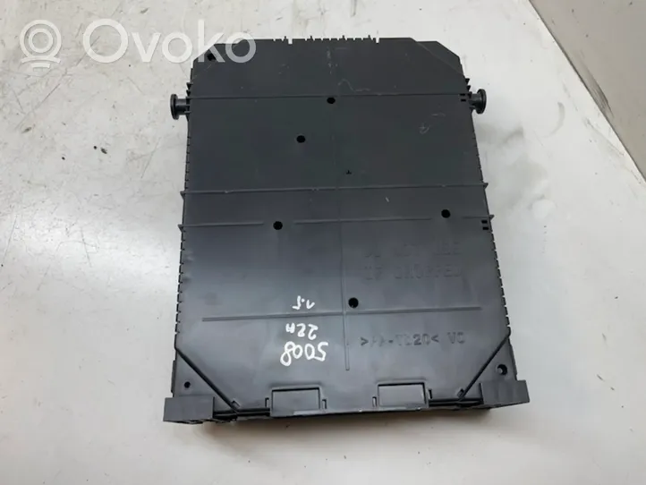 Peugeot 5008 II Module de fusibles 9830805680