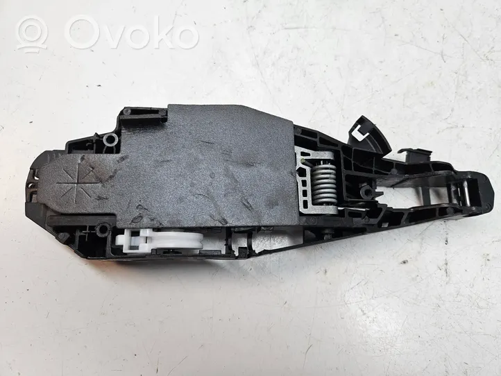 Peugeot 5008 II Support poignée extérieur de porte avant 9686433680