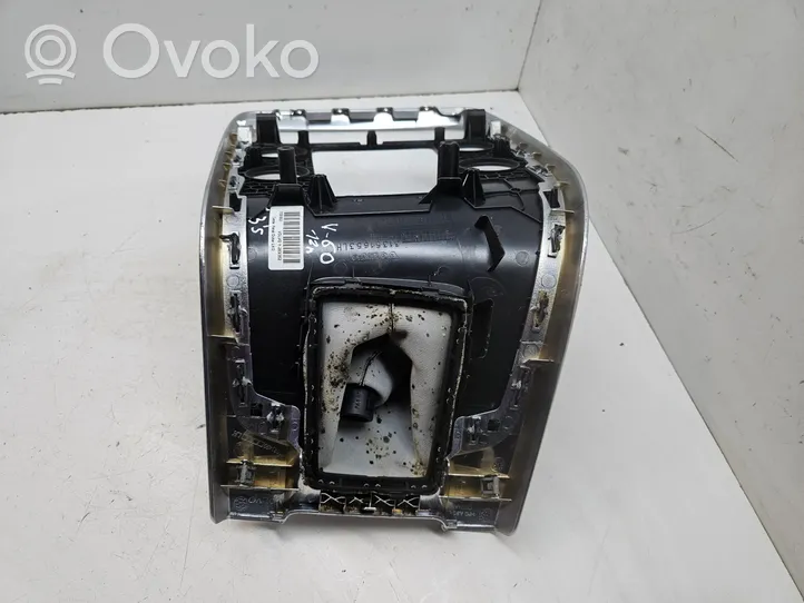 Volvo V60 Cadre, panneau d'unité radio / GPS 31351653