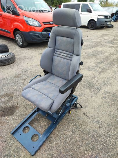 Renault Master II Asiento delantero del conductor 00107116