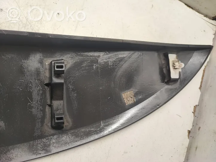 Opel Vivaro Rivestimento della portiera anteriore (modanatura) 808200752R