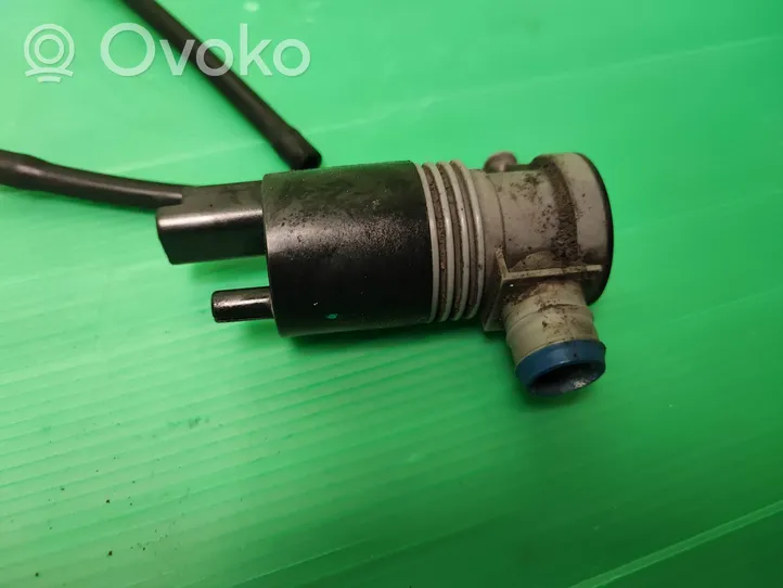 Opel Vivaro Windscreen/windshield washer pump 1802251136N