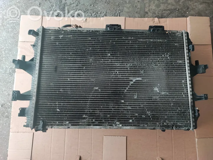 Volkswagen Transporter - Caravelle T5 Radiateur de refroidissement 7H0121253G