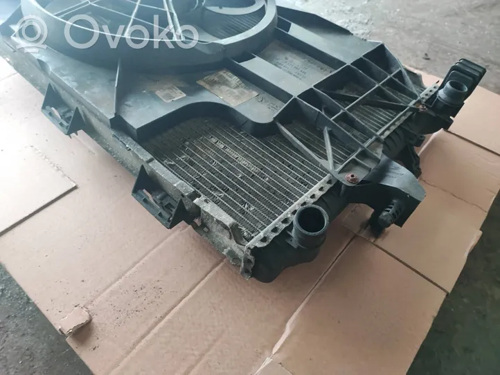 Volkswagen Transporter - Caravelle T5 Radiateur de refroidissement 7H0121253G