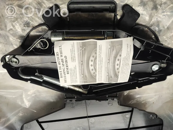 Opel Vivaro Lift Jack 8200727771