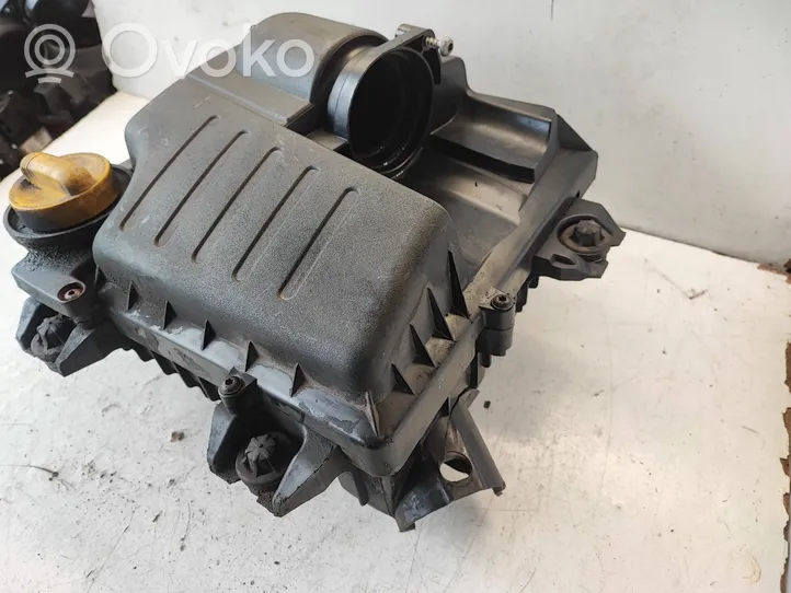 Renault Trafic II (X83) Scatola del filtro dell’aria 8200760899