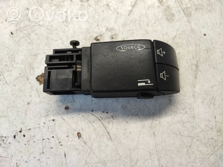 Opel Vivaro Multifunctional control switch/knob 8200009040