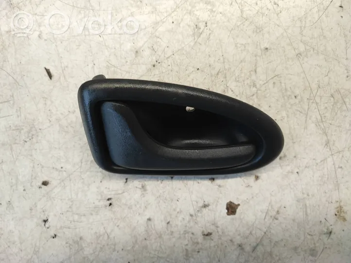 Opel Vivaro Klamka wewnętrzna drzwi przednich 7700423887