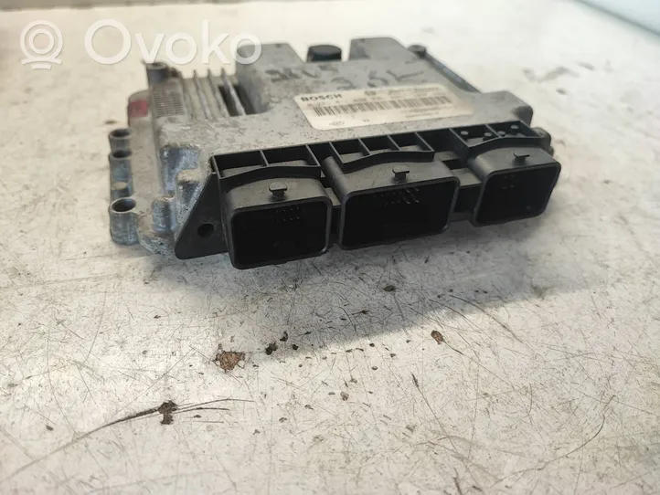 Renault Trafic II (X83) Calculateur moteur ECU 1039S06027