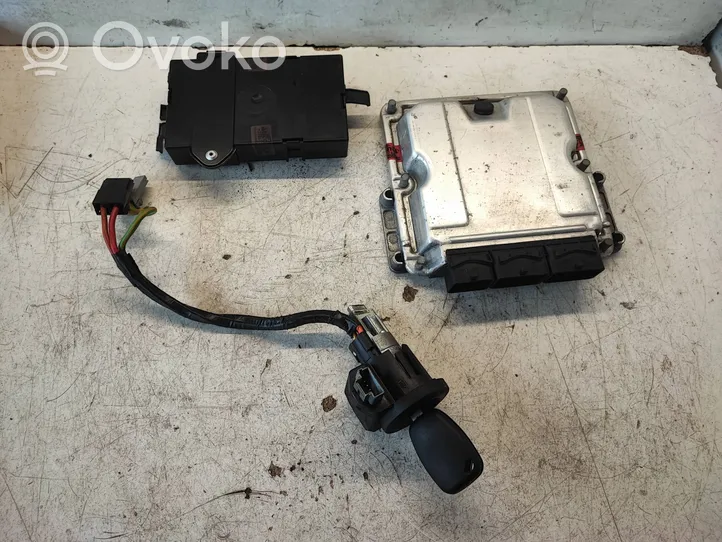 Renault Trafic II (X83) Engine ECU kit and lock set 8200118526