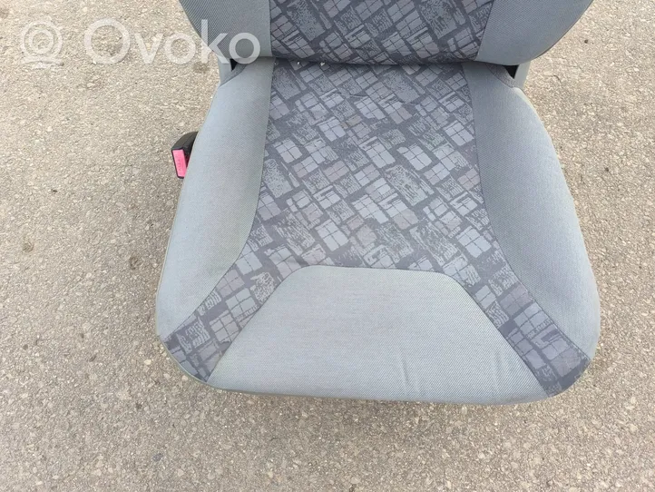 Opel Vivaro Asiento delantero del conductor 