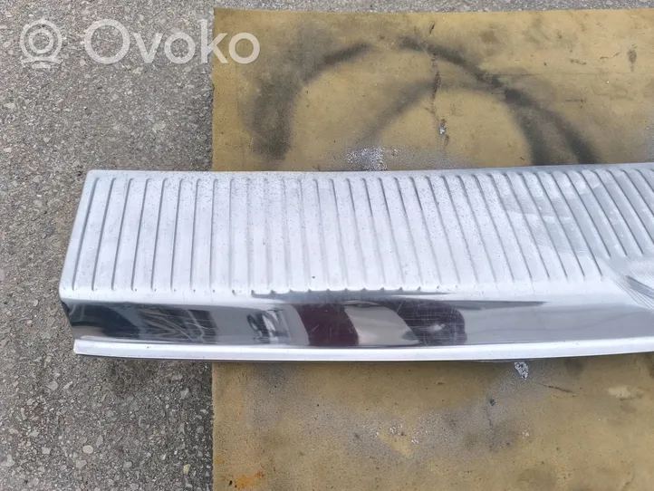 Volkswagen Multivan T5 Listwa progowa tylna / nakładka 7H5864585A