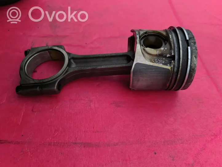 Opel Vivaro Piston avec bielle 10653