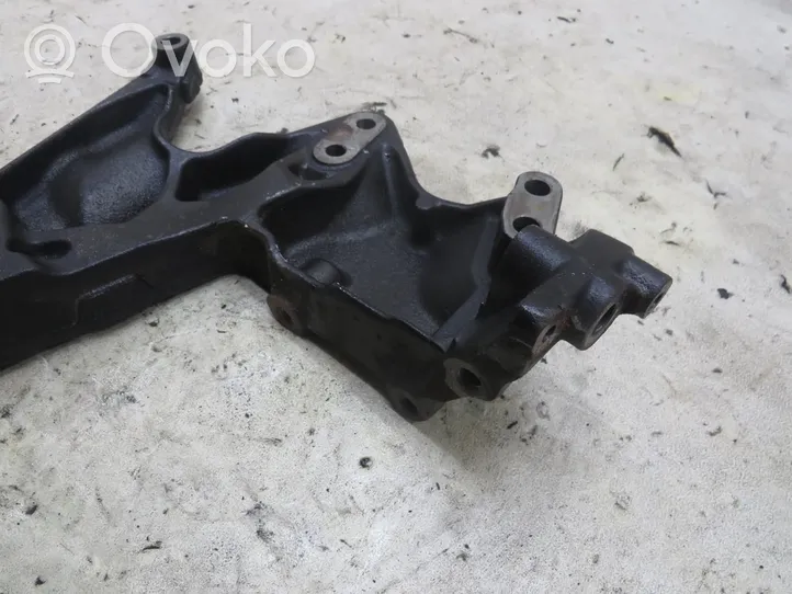 Nissan X-Trail T32 Engine mounting bracket 112319818R