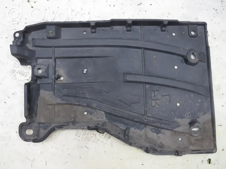 Toyota Prius (XW30) Couvre soubassement arrière 58166-47020