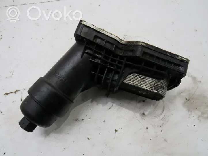 Toyota Avensis T270 Supporto di montaggio del filtro dell’olio 8507626