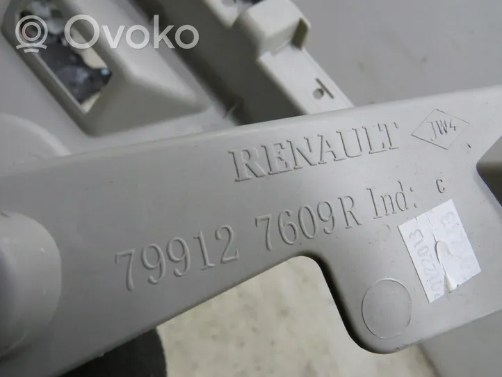 Renault Zoe Podpora mocowania półki bagażnika 799127609R