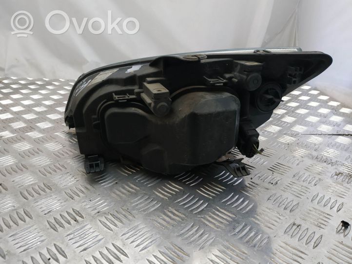 Ford Focus Lampa przednia 4M5113W029AC