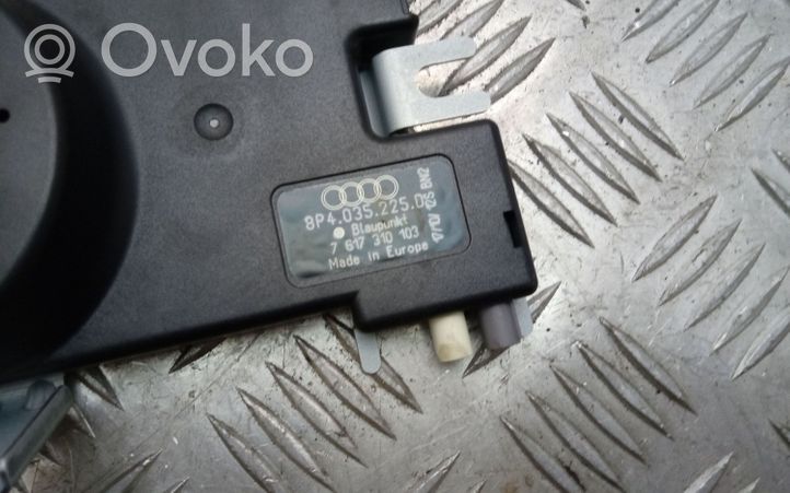 Audi A3 S3 8P Aerial antenna amplifier 8P4035225D