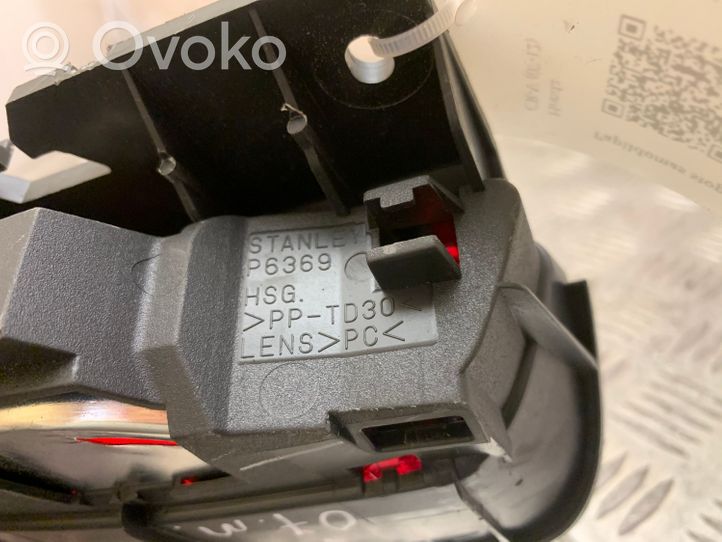 Honda CR-V Papildu bremžu signāla lukturis P6369
