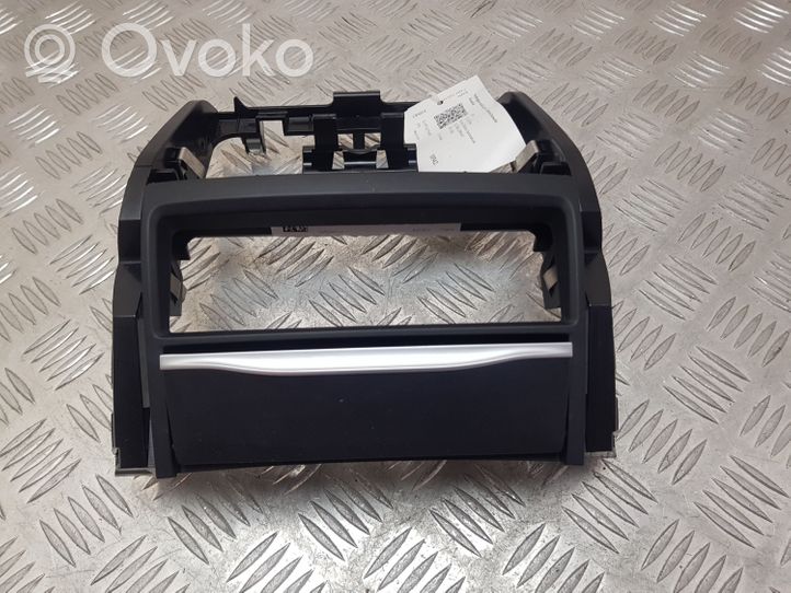 BMW 7 G11 G12 Panel gniazda zapalniczki tylnej tunelu środkowego 9302186