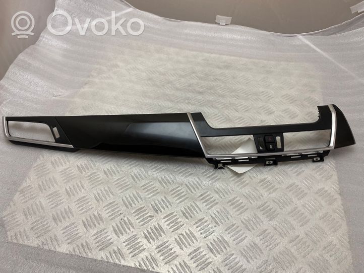 BMW 2 F46 Panneau de garniture console centrale 9319883