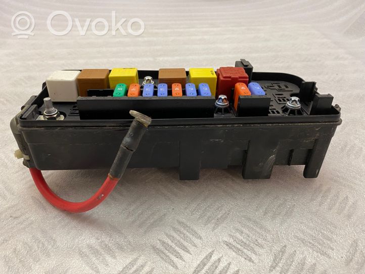 Opel Vectra C Module de fusibles 13144710