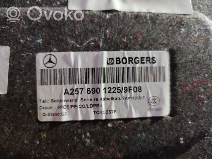 Mercedes-Benz CLS C257 Boczek / Tapicerka / bagażnika A2576901225