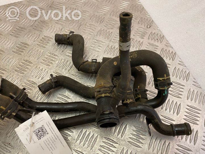 Volkswagen PASSAT B8 USA Tuyau de liquide de refroidissement moteur 5C0121064