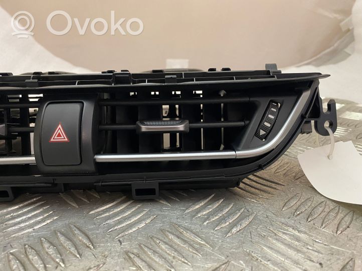 Toyota C-HR Griglia di ventilazione centrale cruscotto 55670F4010