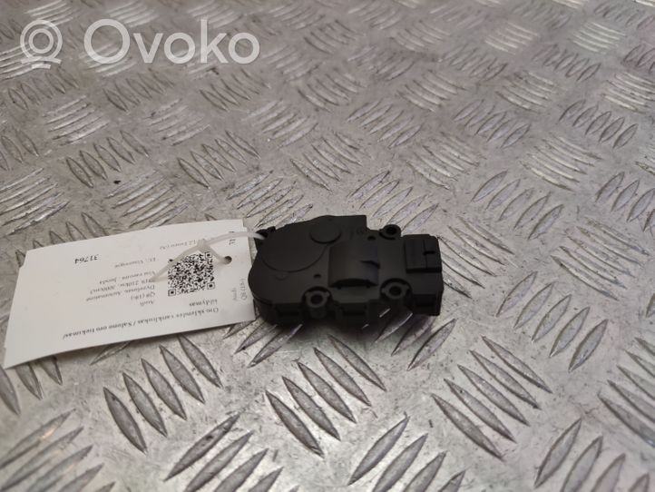 Audi Q8 Oro sklendės varikliukas 410478280