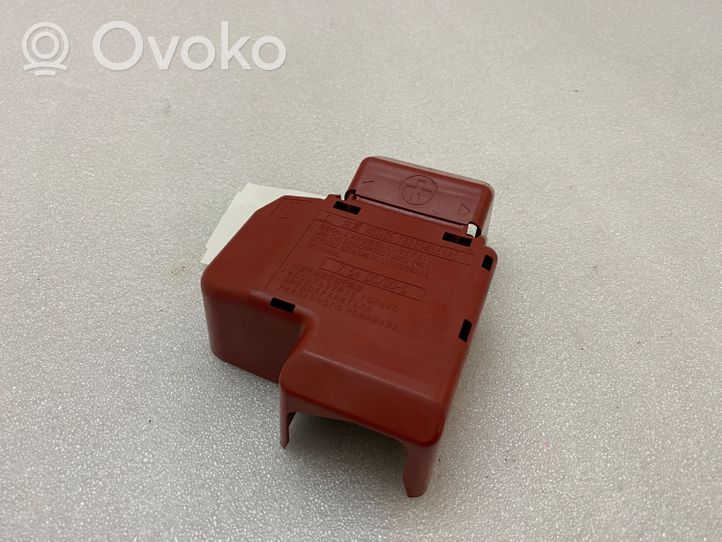 Toyota RAV 4 (XA40) Fusibile relè della batteria 8282153090