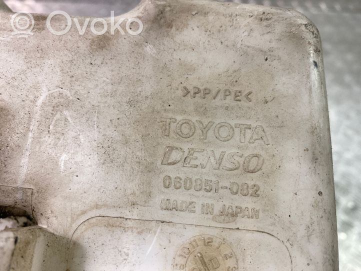 Toyota Corolla E120 E130 Réservoir de liquide lave-glace HLC33065