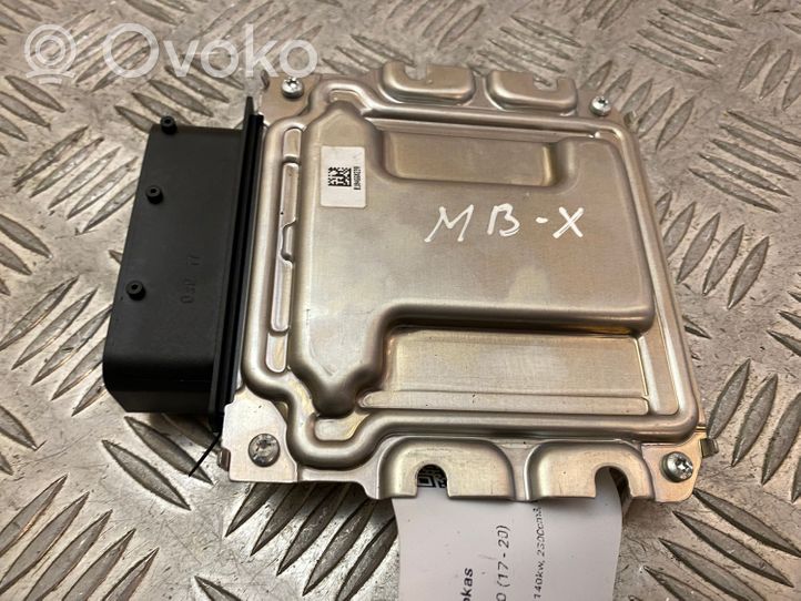 Mercedes-Benz W470 Calculateur moteur ECU 237305XA1A