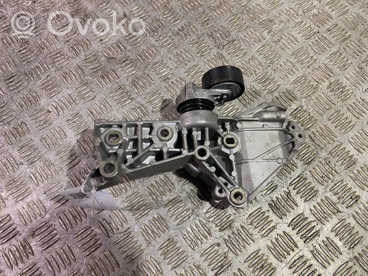 Nissan Qashqai+2 Mocowanie alternatora 8200669494