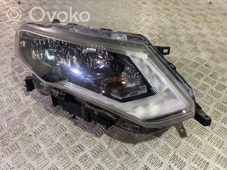 Nissan X-Trail T32 Headlight/headlamp 