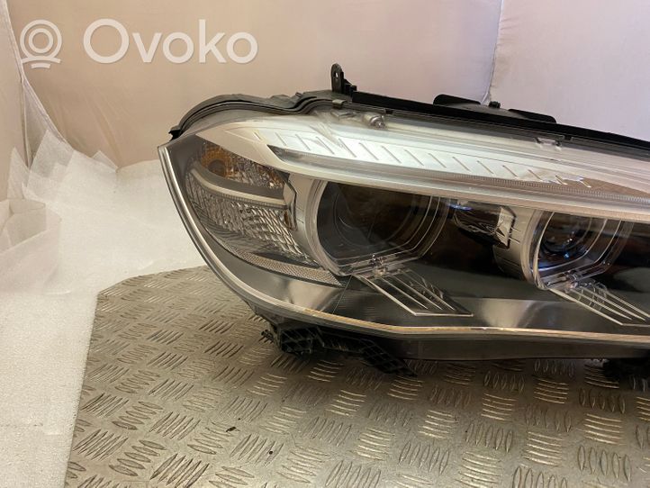 BMW X6 F16 Lampa przednia 7290056