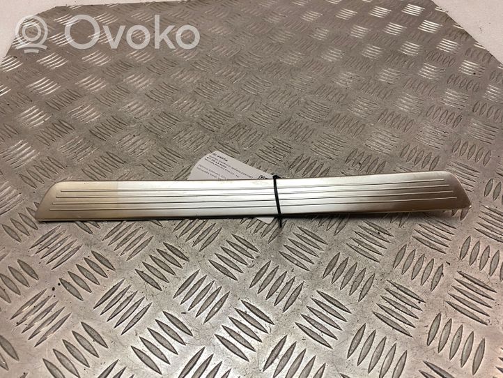 Mercedes-Benz GLS X166 Side skirt rear trim A1666860836