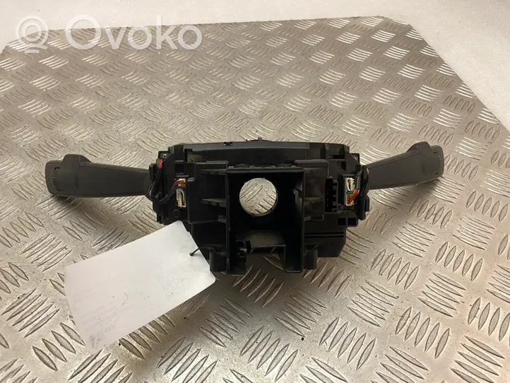 Volvo XC70 Wiper turn signal indicator stalk/switch 31313811