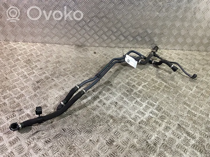 BMW X4 G02 Moottorin vesijäähdytyksen putki/letku 8599398