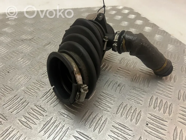 Volvo V40 Cross country Turbo air intake inlet pipe/hose AV616C784AE