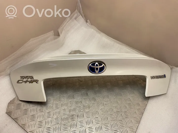 Toyota C-HR Poszycie / Tapicerka tylnej klapy bagażnika 76811F4010