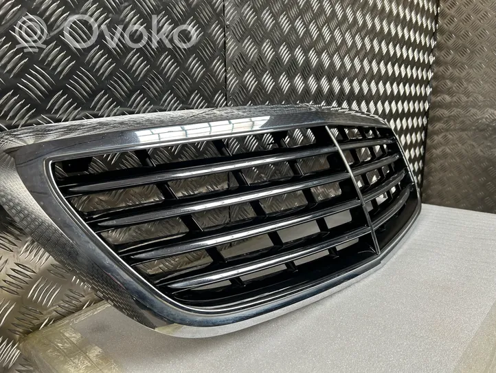 Mercedes-Benz S W222 Maskownica / Grill / Atrapa górna chłodnicy 
