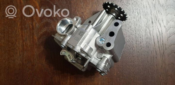 Renault Master III Oil pump 150009761R