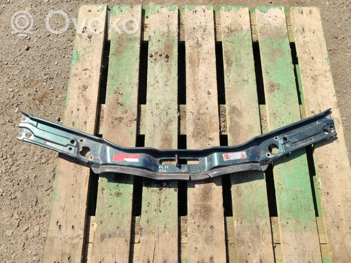 Audi A6 S6 C4 4A Staffa del pannello di supporto del radiatore parte superiore 