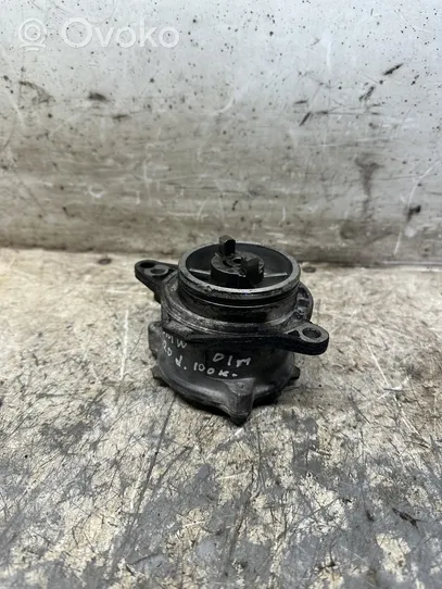 BMW 5 E39 Vacuum pump 