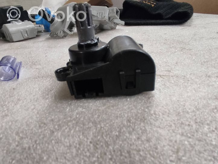 Hyundai Santa Fe Air flap motor/actuator D332JY9AA05