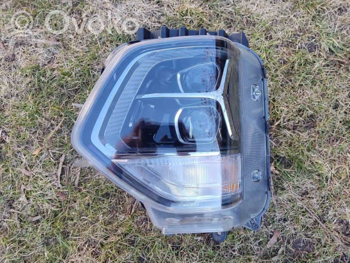 Hyundai Santa Fe Lampa przednia 92101S1130