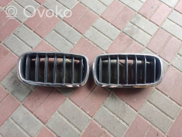 BMW X5 F15 Maskownica / Grill / Atrapa górna chłodnicy 7316075